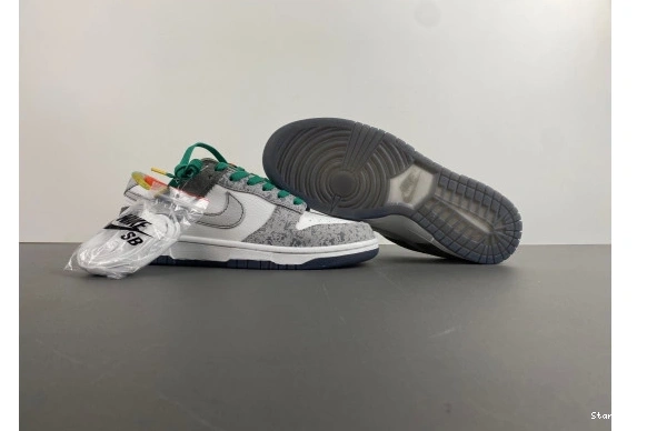 Premium Dunk Low  Nike HF4840-068 SB 0730